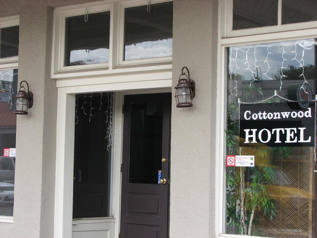 Cottonwood Hotel Exterior foto