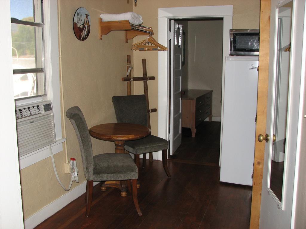 Cottonwood Hotel Habitación foto